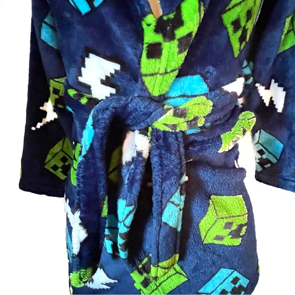 Boys Minecraft Robe - Picture 3 of 7